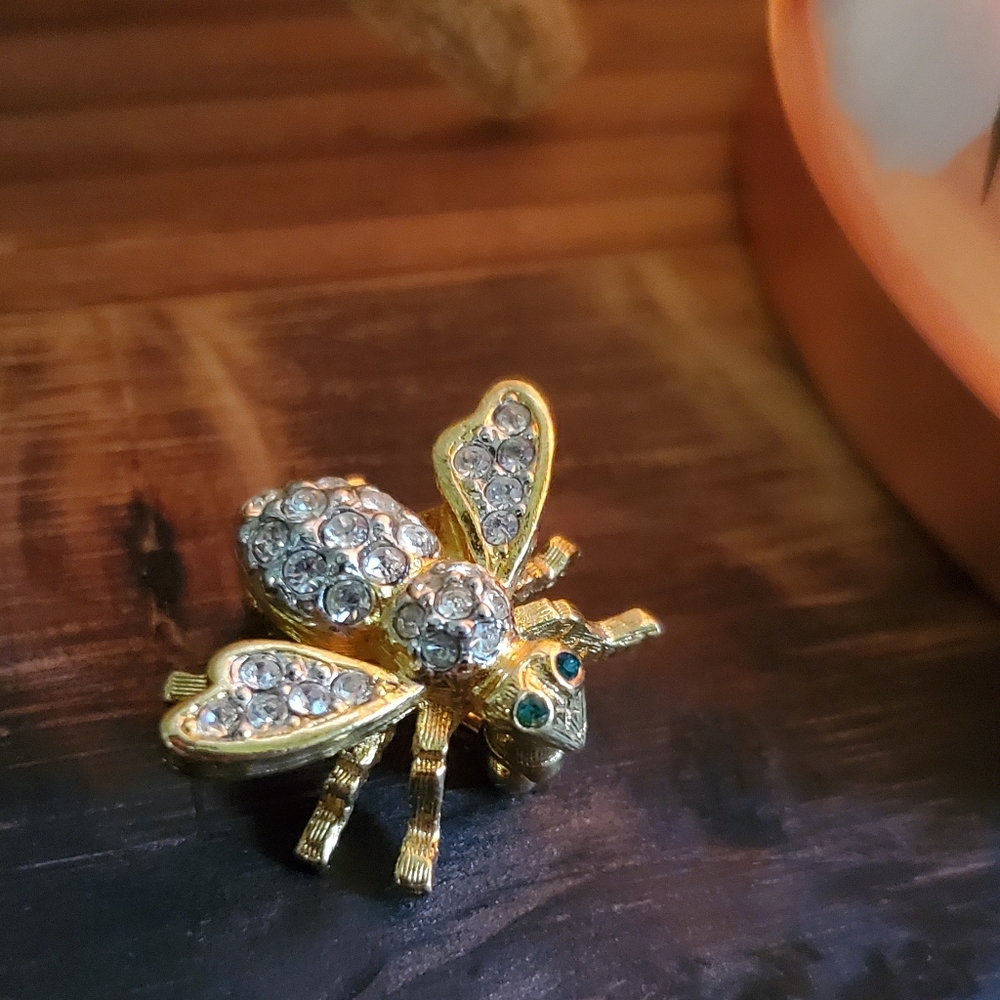 Joan Rivers Bee Pin